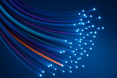 La superior demanda de fibra óptica es la principal causante del rebote de la acción de Corning.